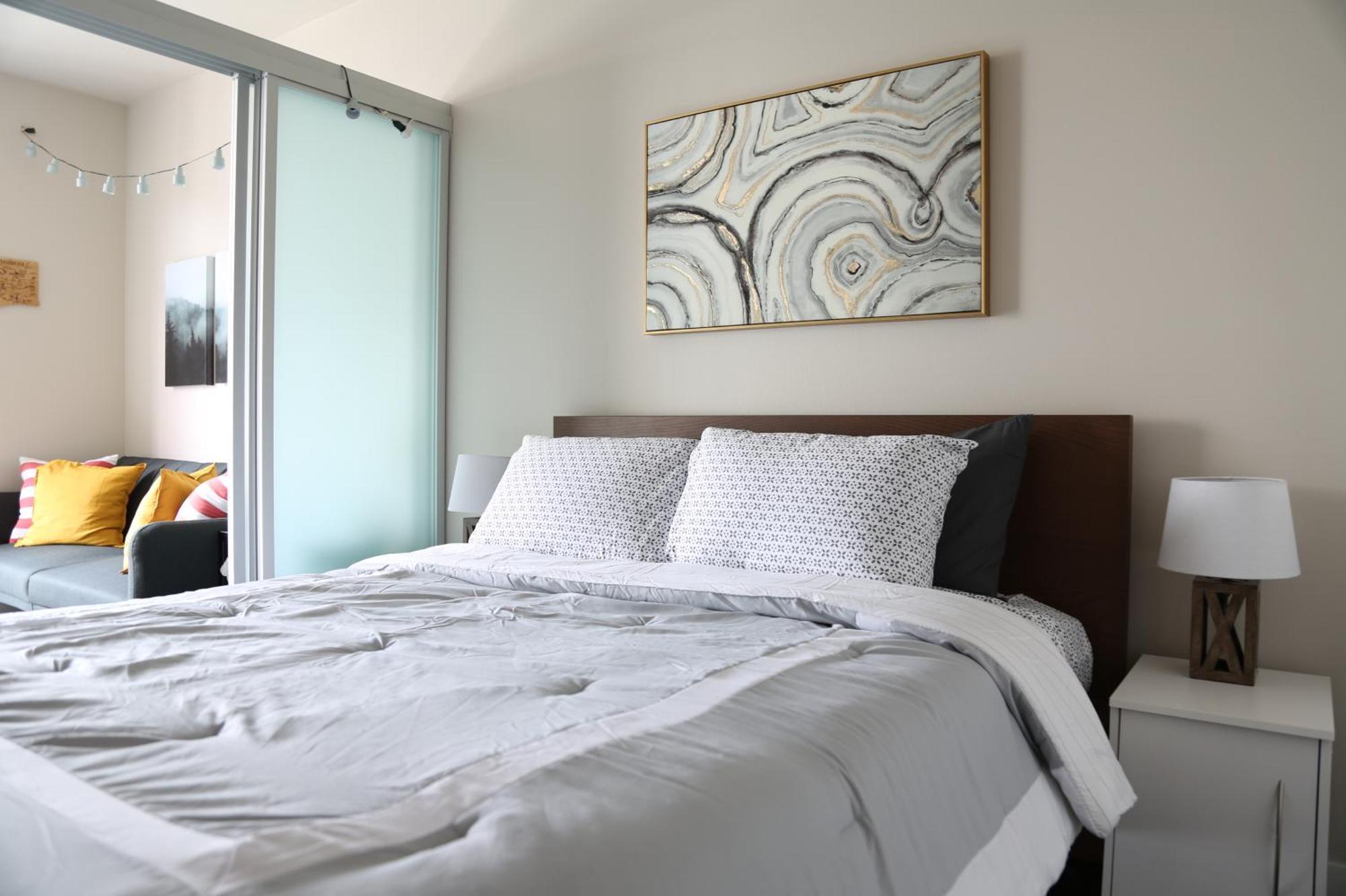 Queen Anne Abode - 1 Block From Cpa! - Free Parking! *